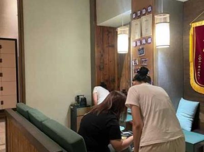 上个月去了上海杨浦区同城spa,为人和善，服务态度好