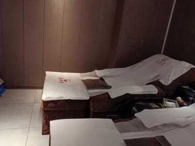 上个月去了上海浦东区周边沐足,技师服务很好，手法很好