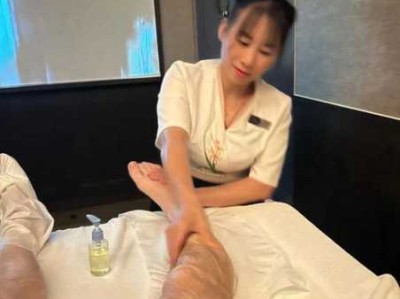 上个月去了广州高端沐足,按摩力度适中，服务周到热情！