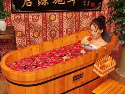 上个月去了广州高档木桶浴,技师操作很不错，比较到位