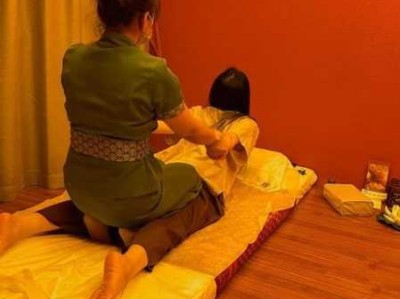 上个月去了广州高档沐浴,按摩力度适中，服务周到热情！