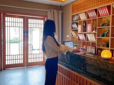 上个月去了上海青浦区附近spa,技师技术不错。态度也很好