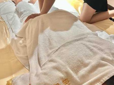 上个月去了广州高档水疗,按摩力度适中，服务周到热情！