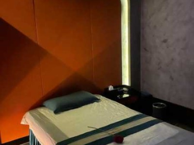 上个月去了上海青浦区高档spa,环境也很干净技师人也很好