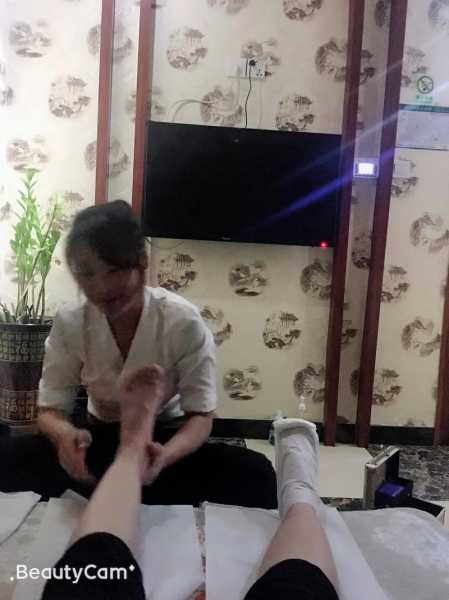 上个月去了上海浦东区周边足疗,技师技术不错。态度也很好
