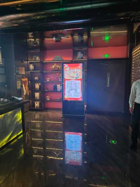 上个月去了广州高档spa,按摩力度适中,服务周到热情!