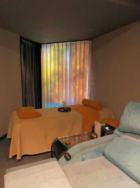上个月去了上海浦东区同城spa,环境很安静,特别的放松