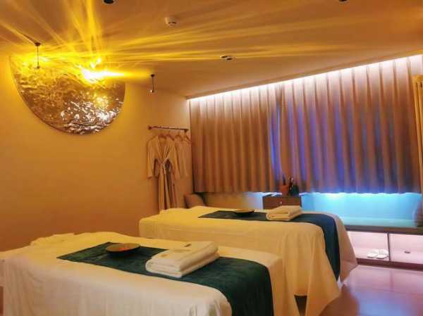 上个月去了上海浦东区同城spa,环境很安静,特别的放松