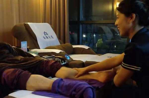 上个月去了广州高档沐足,技师操作很不错,比较到位
