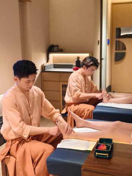 上个月去了广州高端足浴,技师操作很不错,比较到位