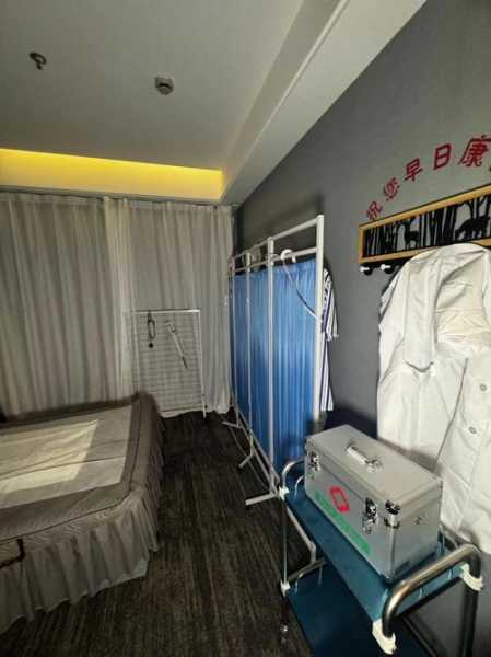 上个月去了上海青浦区高端桑拿,按摩力度适中,服务周到热情!