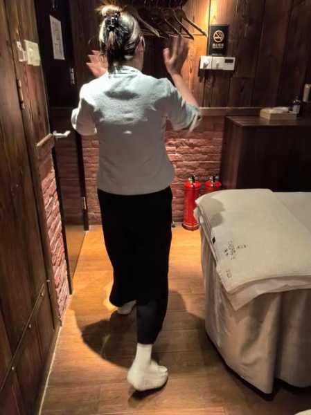 上个月去了广州高档推油,环境也很干净技师人也很好