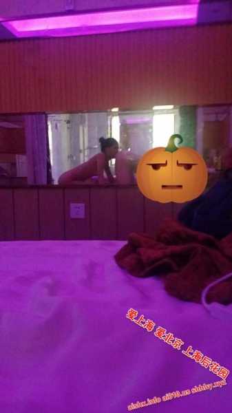 上个月去了上海浦东区同城桑拿,力度合适,很舒服