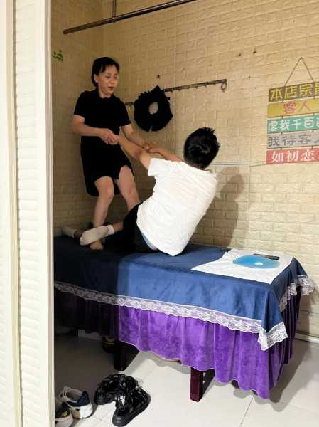 上个月去了上海青浦区高档spa,技师操作很不错，比较到位