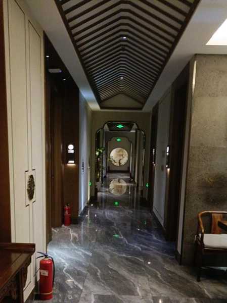 上个月去了上海青浦区高档足疗,技师操作很不错，比较到位