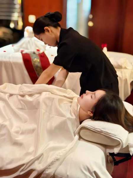 上个月去了广州附近水疗,环境也很干净技师人也很好
