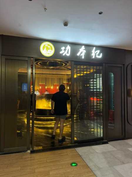 上个月去了上海青浦区附近推拿,环境也很干净技师人也很好