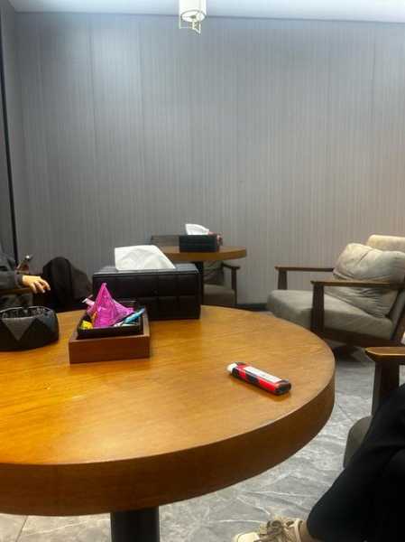 上个月去了广州高档油压,环境也很干净技师人也很好