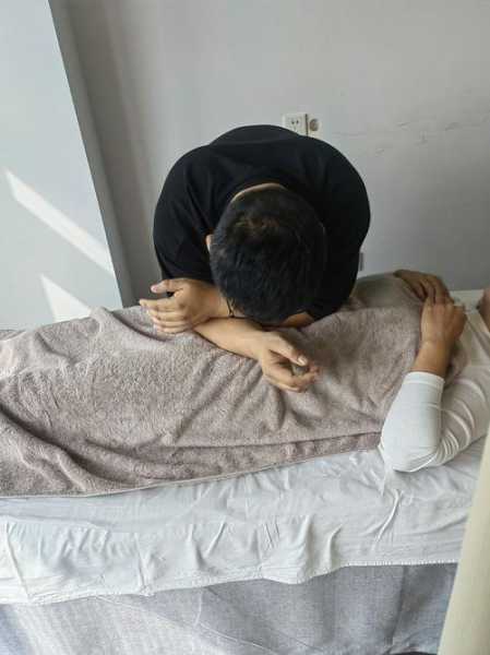 上个月去了上海青浦区周边推油,技师操作很不错,比较到位