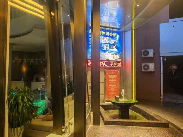 上个月去了上海青浦区周边油压,技师服务很好，手法很好