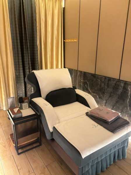 上个月去了广州高端spa,技师技术不错。态度也很好