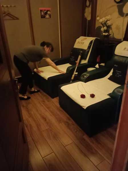 上个月去了广州高端洗脚,技师服务很好,手法很好