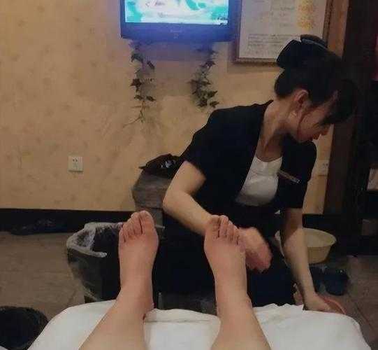 上个月去了上海杨浦区附近足浴,环境也很干净技师人也很好