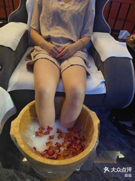上个月去了上海杨浦区高档足浴,技师技术不错。态度也很好