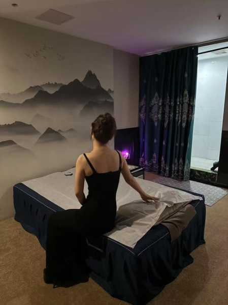 上个月去了广州高档spa,技师按的很舒服,强烈推荐