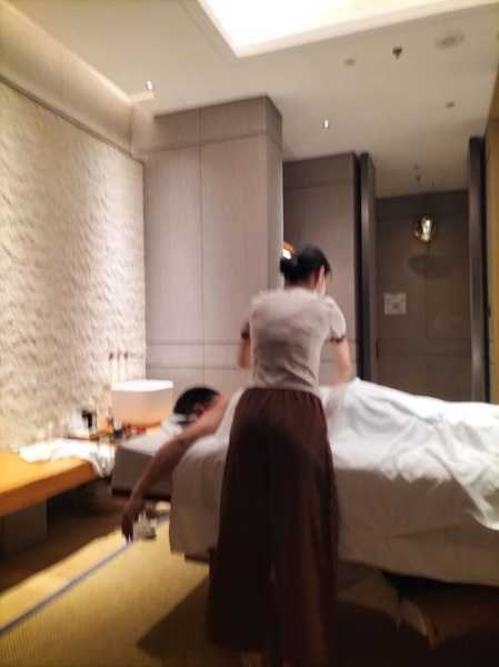 上个月去了广州高档推油,人很好,按摩很专业