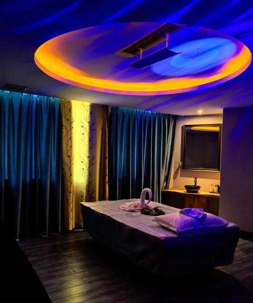 上个月去了上海浦东区周边spa,技师技术不错。态度也很好
