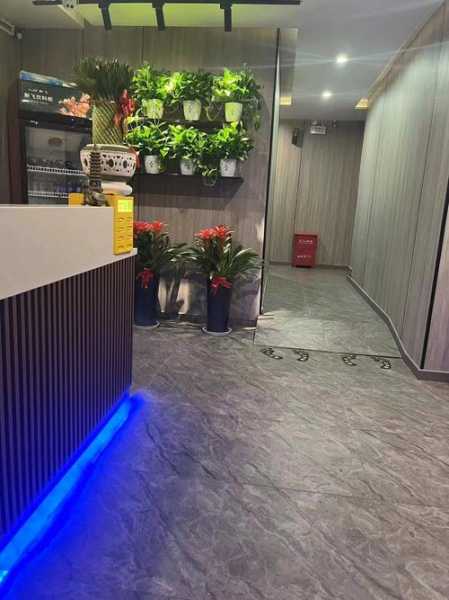 上个月去了上海杨浦区高端油压,环境也很干净技师人也很好