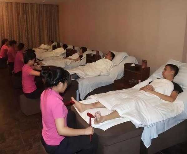 上个月去了广州高端泡脚,技师操作很不错,比较到位