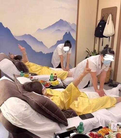 上个月去了上海浦东区周边洗脚,环境很安静,特别的放松