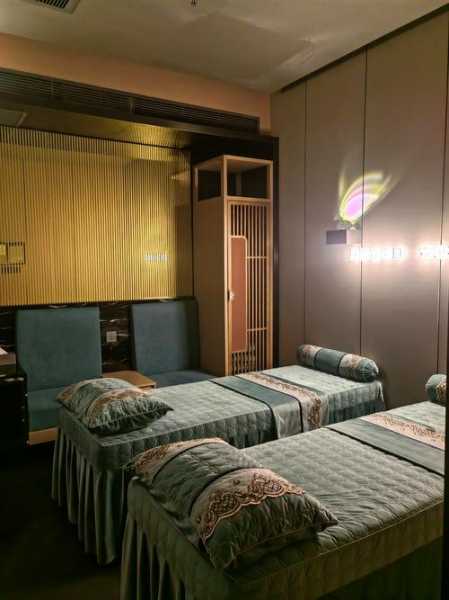 上个月去了广州附近spa,按摩力度适中,服务周到热情!