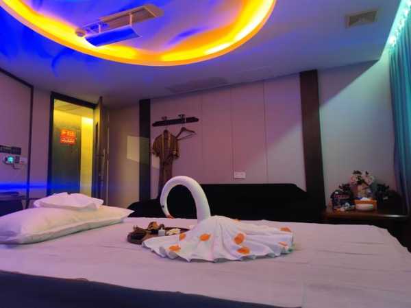 上个月去了上海杨浦区高端spa,环境很安静,特别的放松